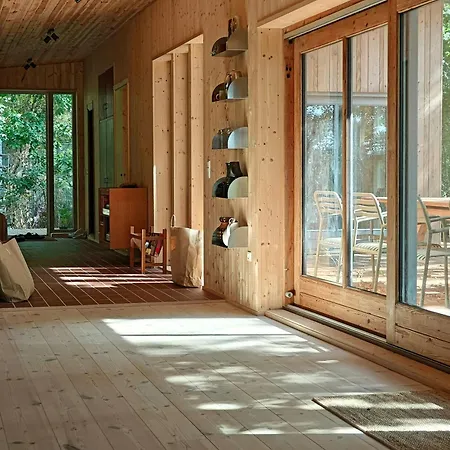 Handbuilt In Untouched Forest By Lango בית נופש