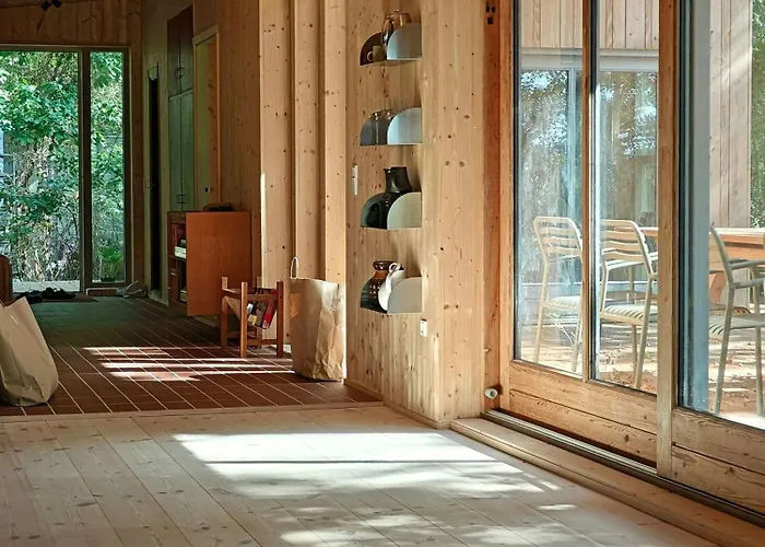 Handbuilt In Untouched Forest By Lango בית נופש
